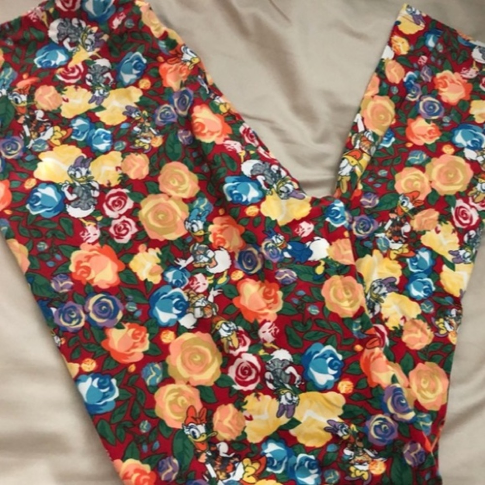 Lularoe Disney Daisy Duck Rose Floral Leggings